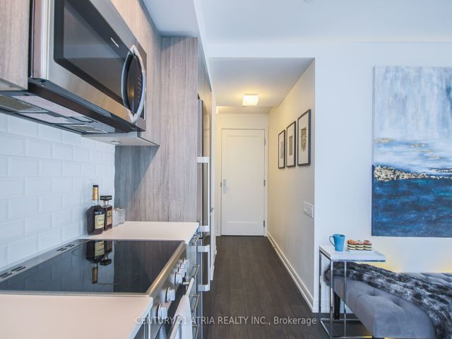 1510 - 28 Wellesley St E