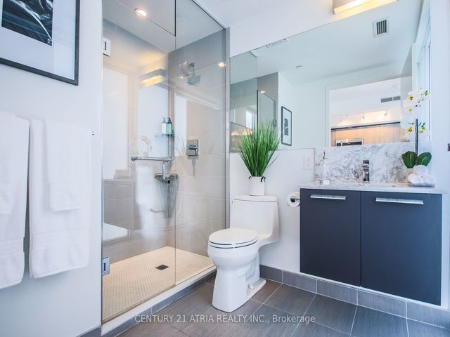 1510 - 28 Wellesley St E