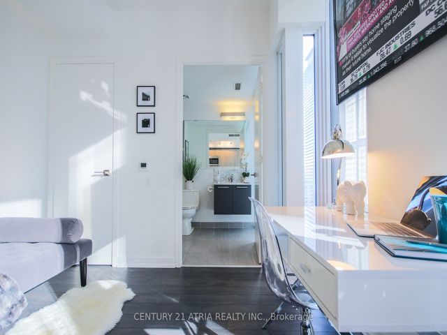 1510 - 28 Wellesley St E