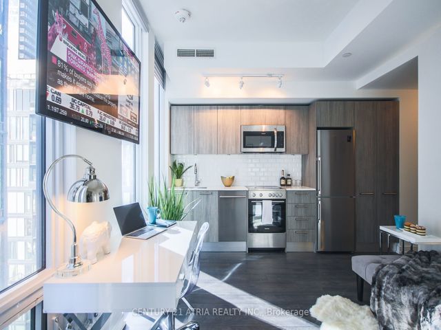 1510 - 28 Wellesley St E