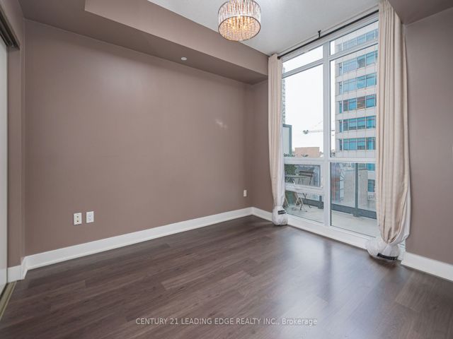 506 - 30 Roehampton Ave