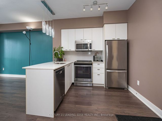 506 - 30 Roehampton Ave