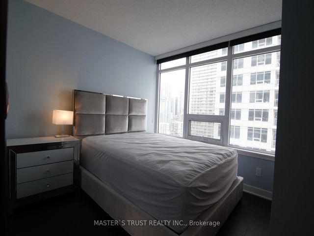 2211 - 19 Bathurst St