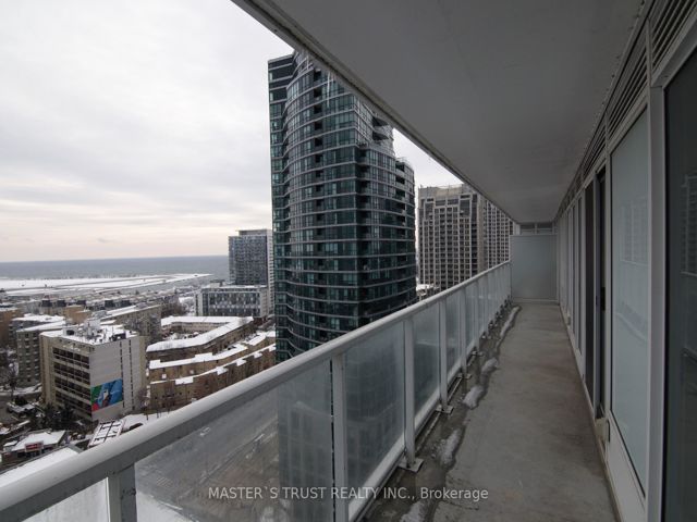 2211 - 19 Bathurst St