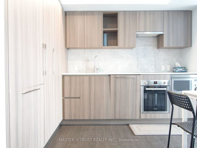 2211 - 19 Bathurst St