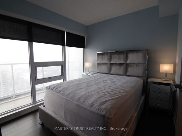 2211 - 19 Bathurst St