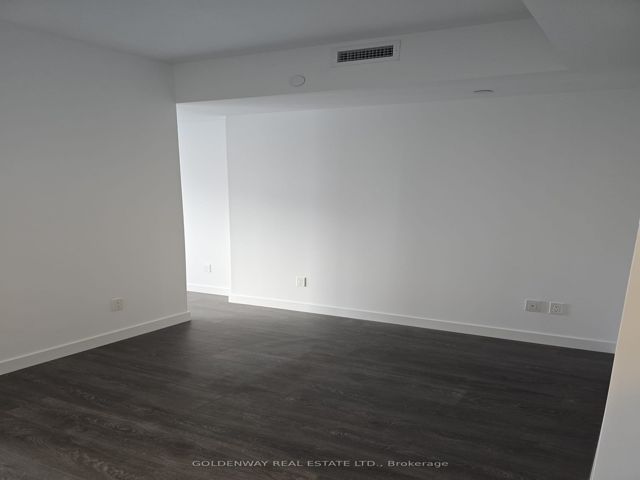 1903 - 215 Queen St W