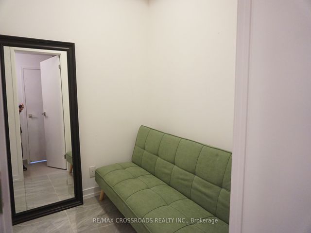 804 - 89 Dunfield Ave