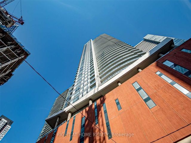 3007 - 21 Widmer St