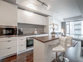 3007 - 21 Widmer St