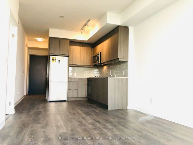 2307 - 32 Forest Manor Rd