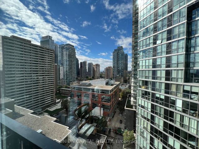 1406 - 55 Charles St