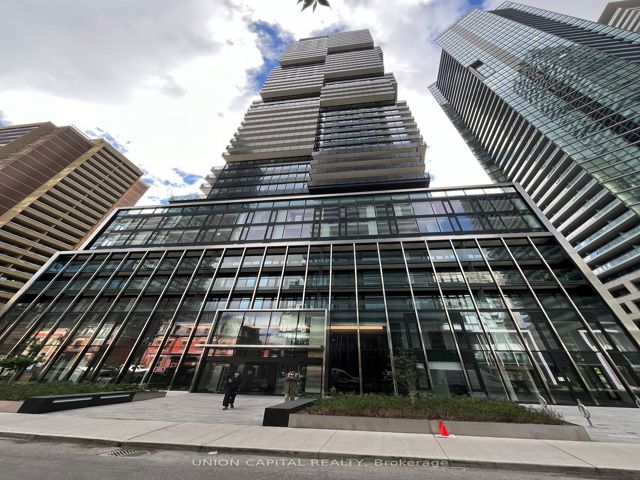 1406 - 55 Charles St