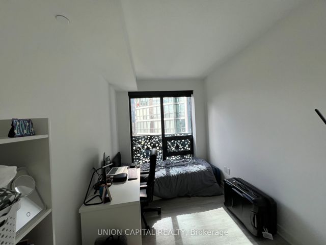1406 - 55 Charles St