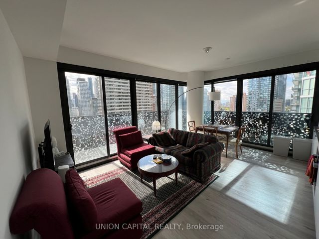 1406 - 55 Charles St