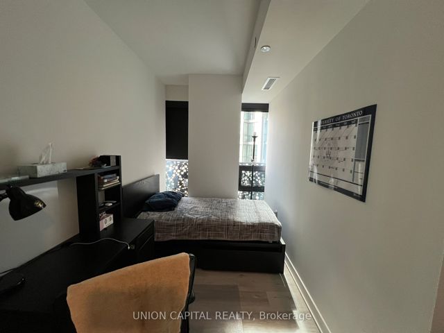 1406 - 55 Charles St
