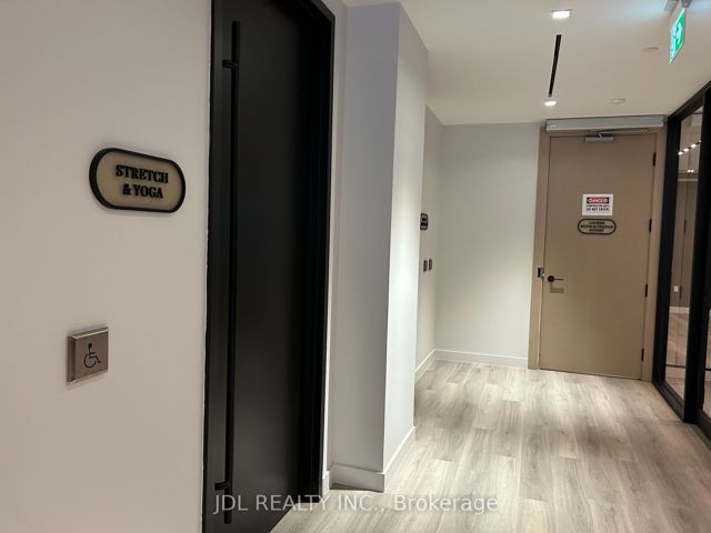 2012 - 117 Broadway Ave