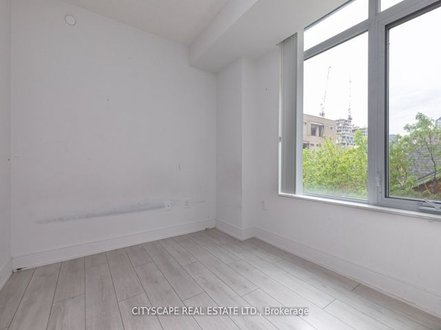 315 - 525 Adelaide St W