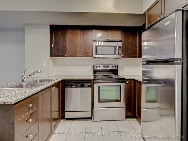 TH 141 - 21 Ruttan St