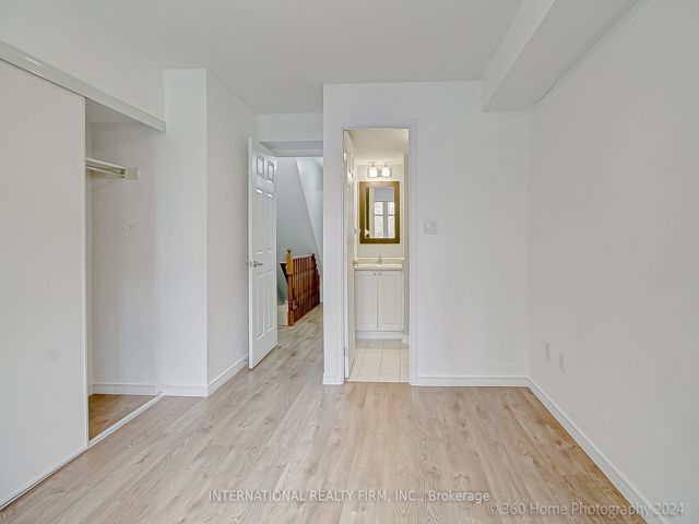 TH 141 - 21 Ruttan St