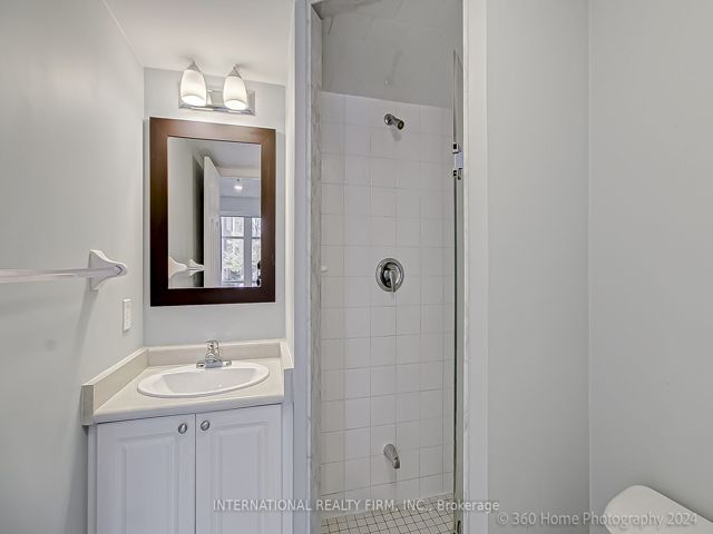 TH 141 - 21 Ruttan St