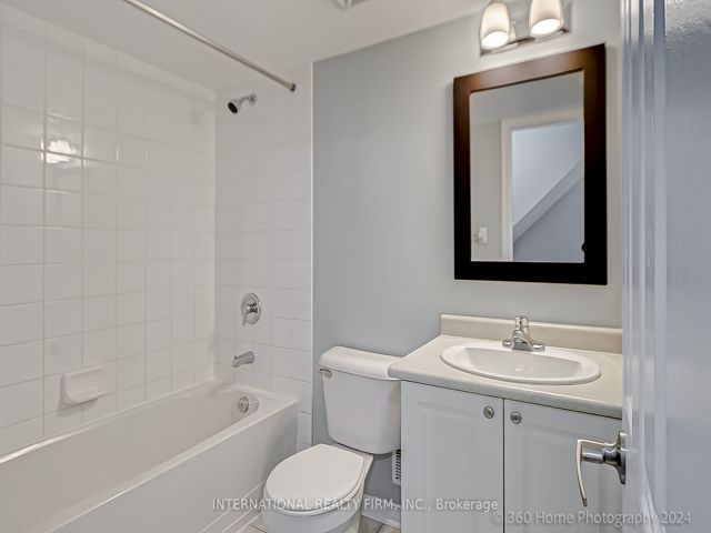 TH 141 - 21 Ruttan St