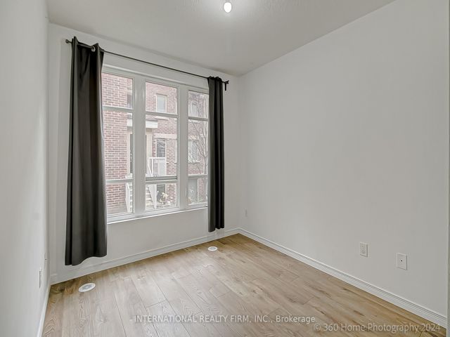TH 141 - 21 Ruttan St