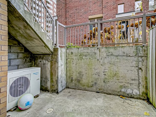 TH 141 - 21 Ruttan St