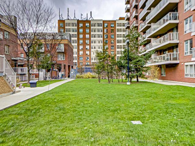 TH 141 - 21 Ruttan St