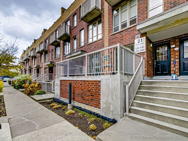 TH 141 - 21 Ruttan St