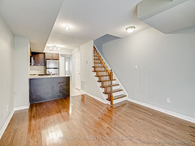 TH 141 - 21 Ruttan St