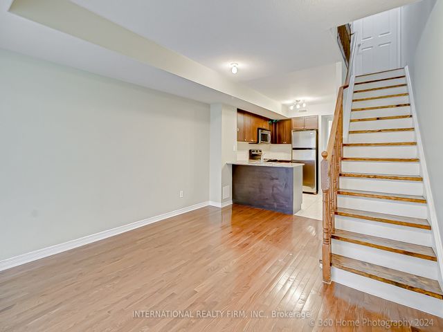 TH 141 - 21 Ruttan St