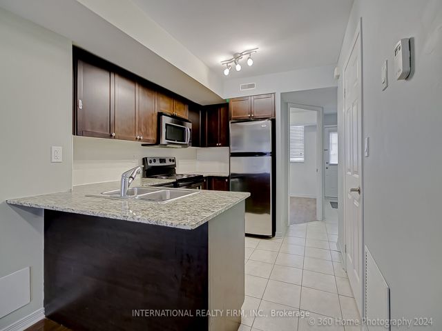 TH 141 - 21 Ruttan St