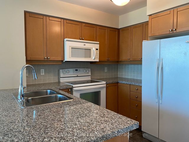 3005 - 15 Greenview Ave