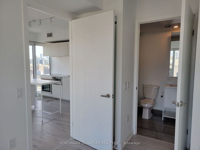 1710 - 77 Shuter St