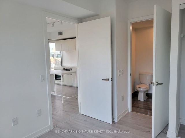 1710 - 77 Shuter St