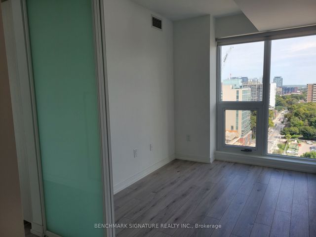 1710 - 77 Shuter St