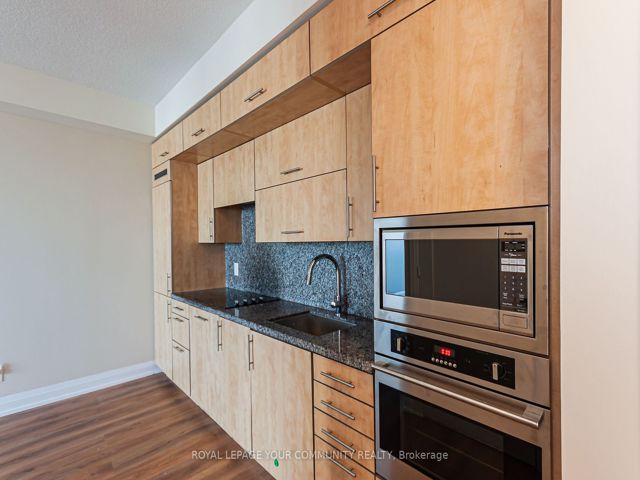 2921 - 5 Sheppard Ave E