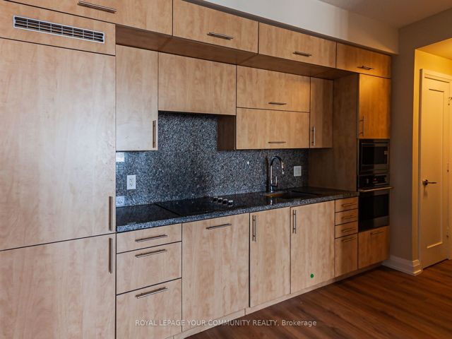 2921 - 5 Sheppard Ave E