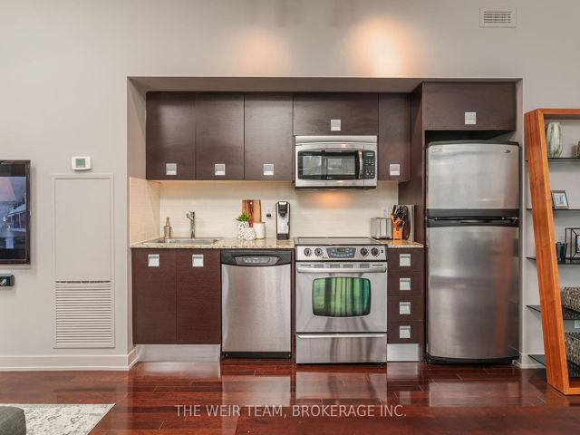 1411 - 33 Charles St E