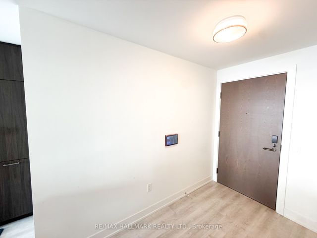 1433 - 20 Inn On The Park Dr