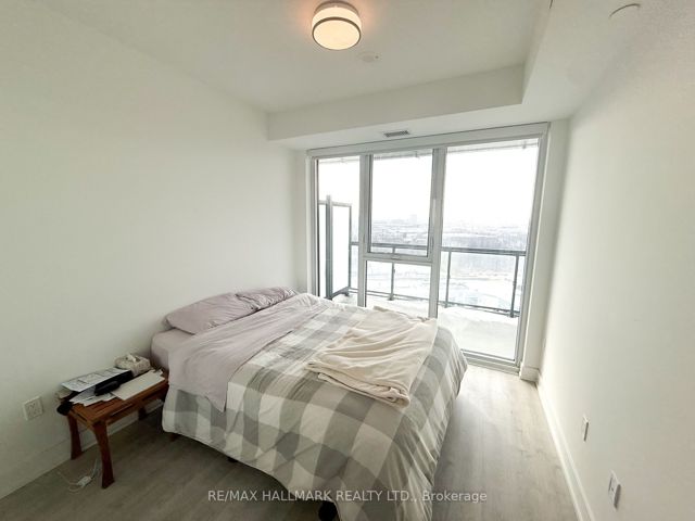 1433 - 20 Inn On The Park Dr