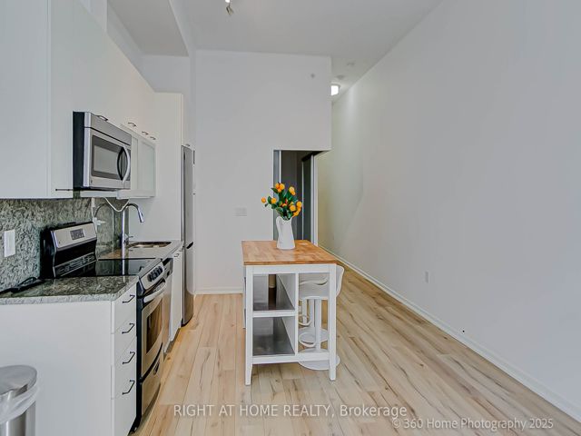 306 - 36 Lisgar St