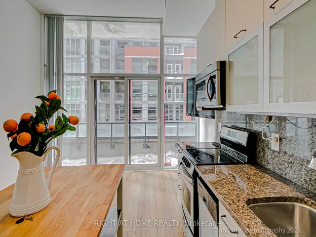 306 - 36 Lisgar St