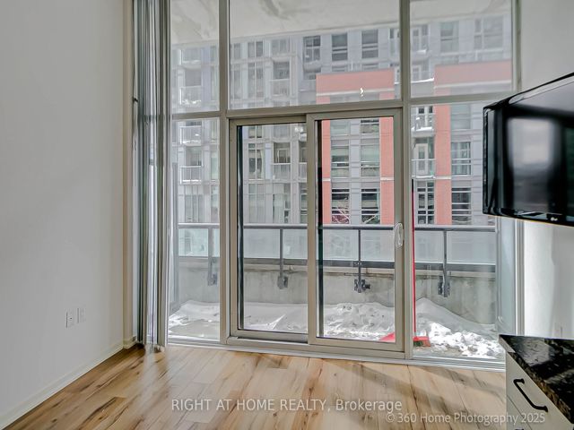 306 - 36 Lisgar St
