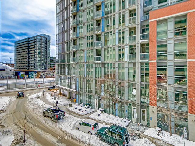 306 - 36 Lisgar St