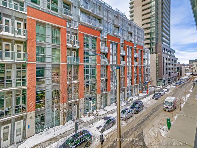 306 - 36 Lisgar St