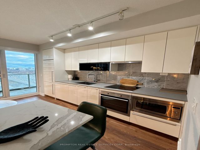 1907 - 115 Mcmahon Dr