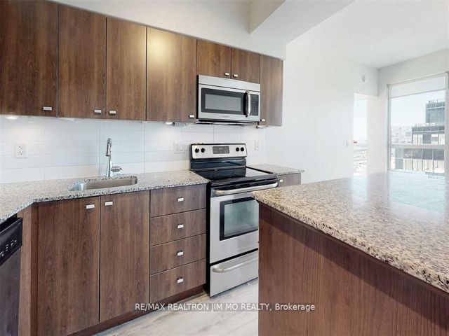 906 - 69 Lynn Williams St