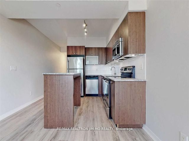 906 - 69 Lynn Williams St